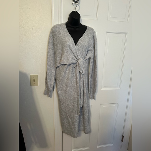 Isabel Maternity Gray Sweater Dress Size Medium - Picture 1 of 13